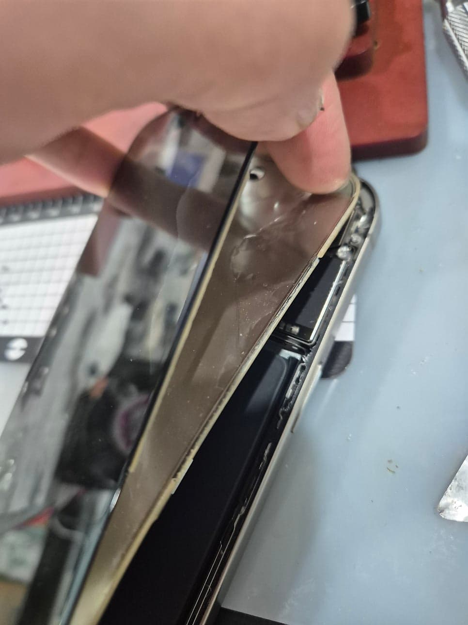 iPhone 15 Pro Max 후면유리 교체 수리 사진